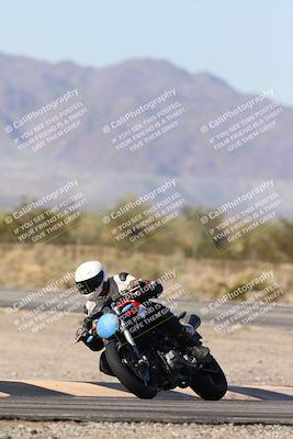 media/Dec-01-2025-Moto Forza (Mon) [[2daa91e15f]]/3-Beginner Group/Session 3 (Turn 3)/